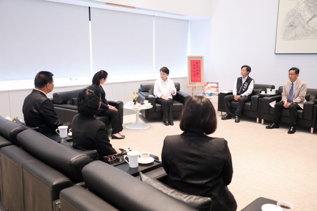 亞洲台灣商會聯合總會拜會本府 市長特別拜託總會協助本市企業開拓國際市場及落地投資