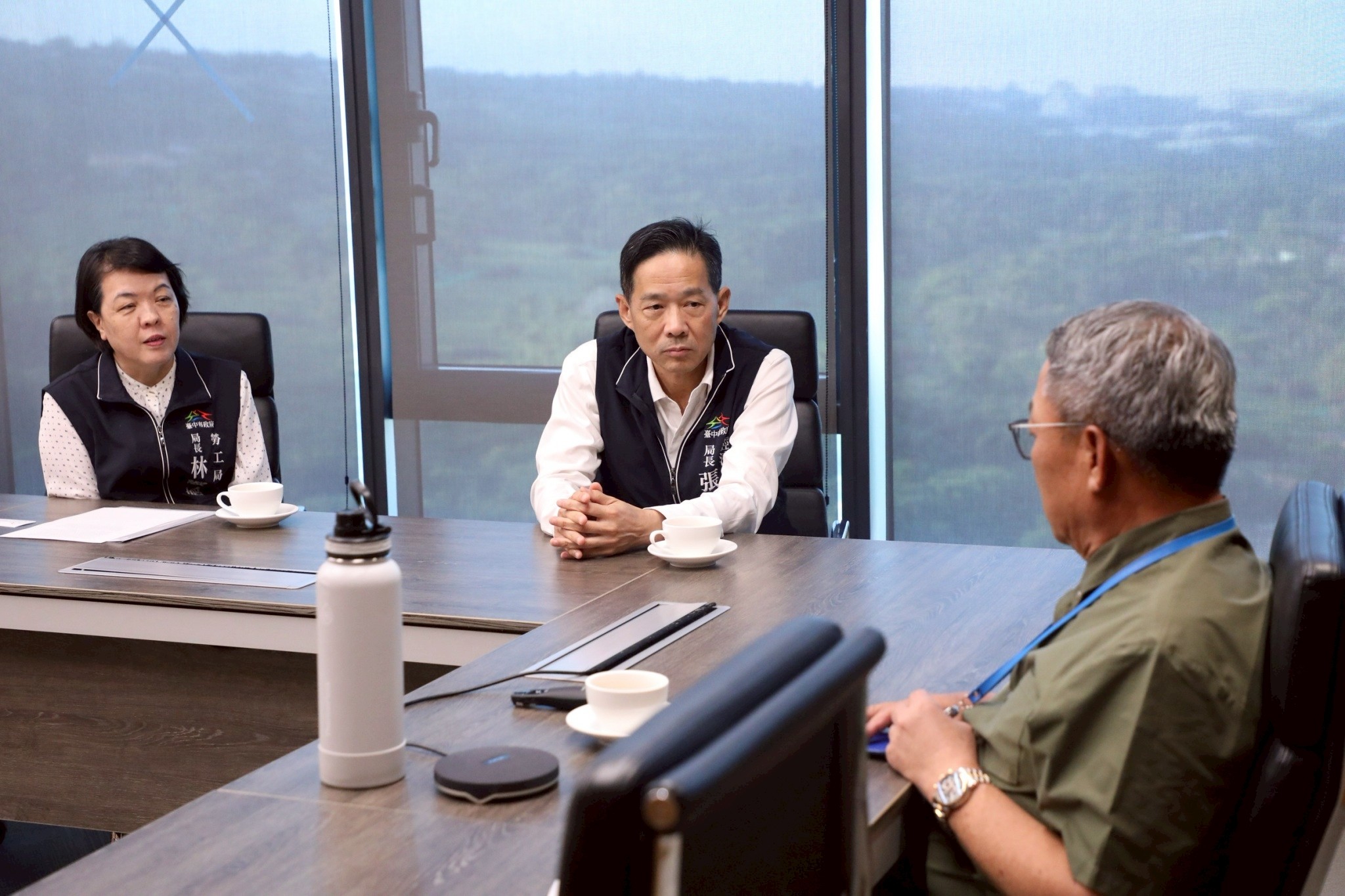 經發局長 勞工局長拜會巨大董事長 0