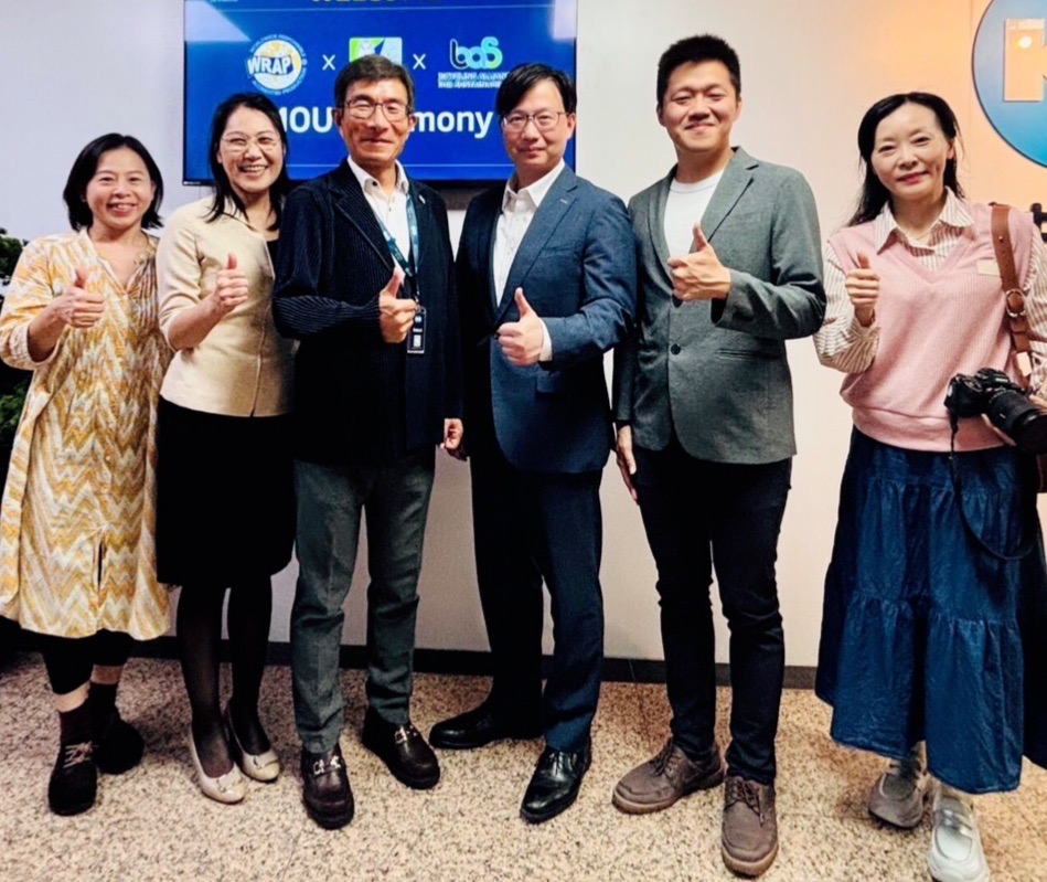 9e77887d d710 4387 8172 f5e0d35c1031