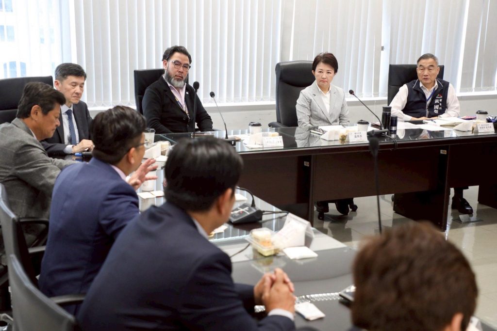 因應關稅 盧市長邀集企業領導人 聆聽產業的聲音 0